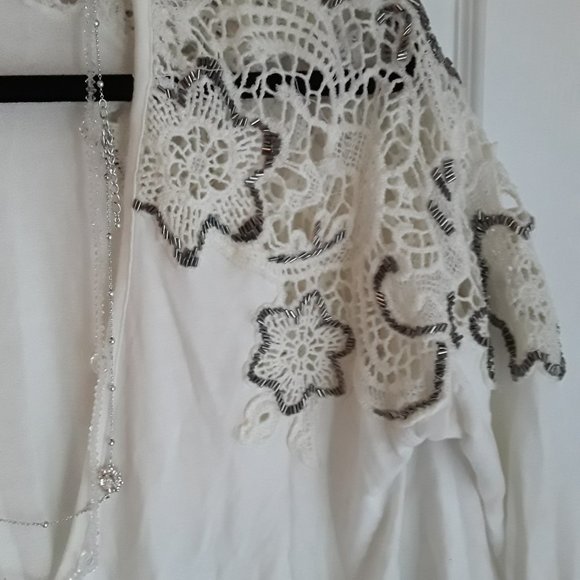 Elegant White Pullover w/Beaded/Crochet Trim Sz S - Picture 2 of 7